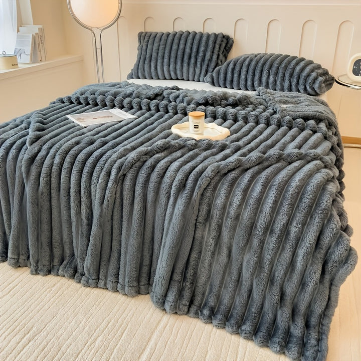 1pc Contemporary Plush Double-Layer Leisure Fur Throw Blanket - Soft, Warm & Cozy for All Seasons, Machine Washable, Polyester, Ideal for Couch, Bed, Office, Travel - Perfect Christmas Gift