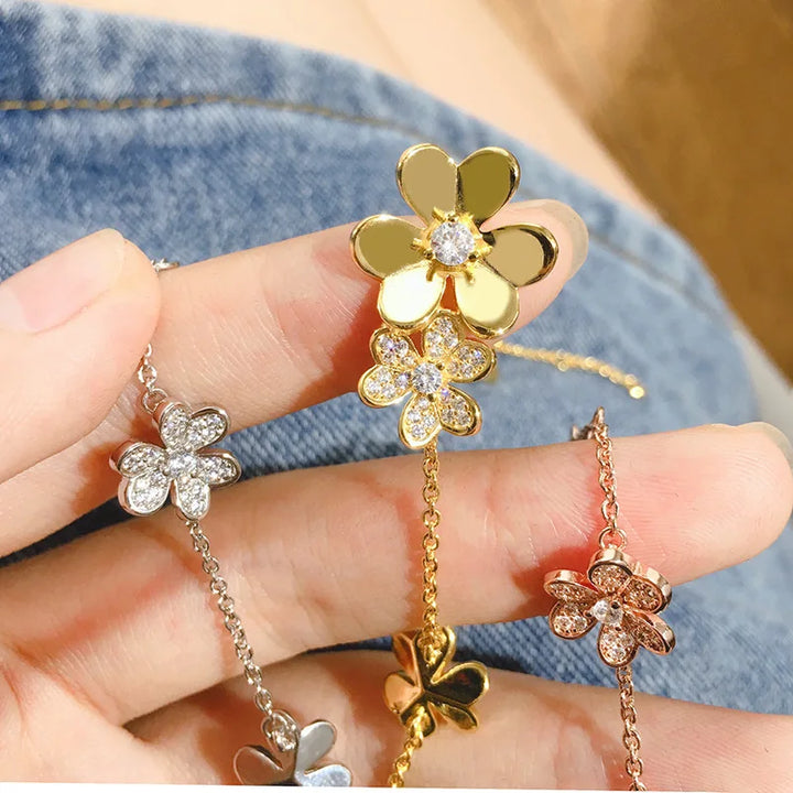 AAA Shining Zircon Cute Clover Charms Bracelet Women Original Brand Flower Chain Wrist Bracelets Personality Kpop Jewelry  Z323