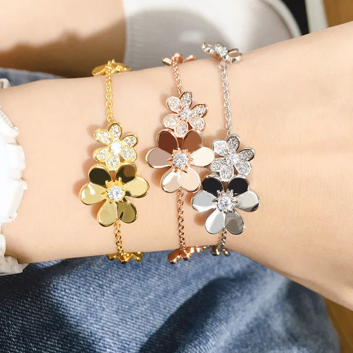 AAA Shining Zircon Cute Clover Charms Bracelet Women Original Brand Flower Chain Wrist Bracelets Personality Kpop Jewelry  Z323