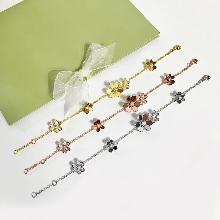 AAA Shining Zircon Cute Clover Charms Bracelet Women Original Brand Flower Chain Wrist Bracelets Personality Kpop Jewelry  Z323