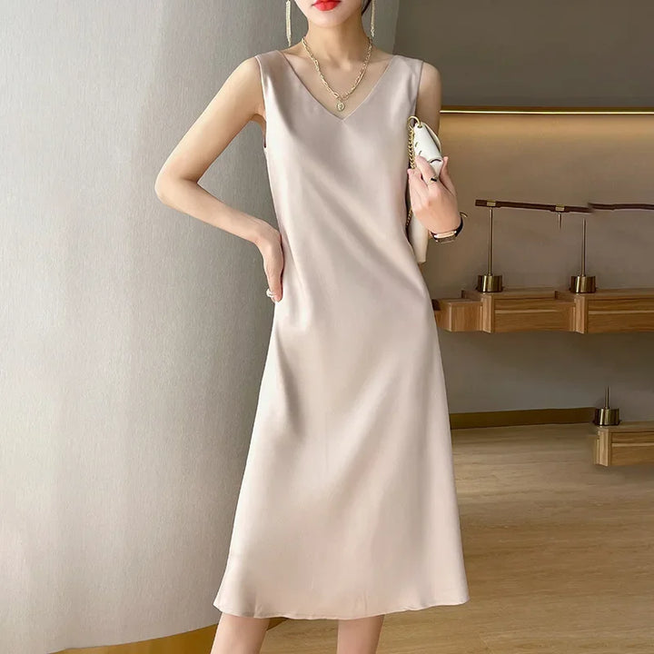 Spring/Summer Satin Dress V-neck, sleeveless, suit with a high-waisted maxi skirt