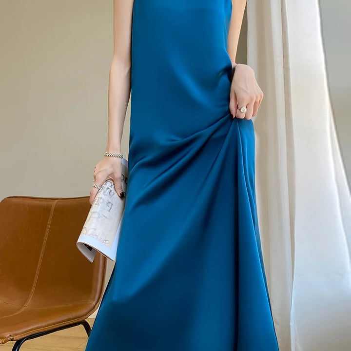 Summer Halter Dress Female Silk Silk Silk High Grade Satin Solid Color Long A-Line Skirt Waist Show Thin Cover Meat RW D13