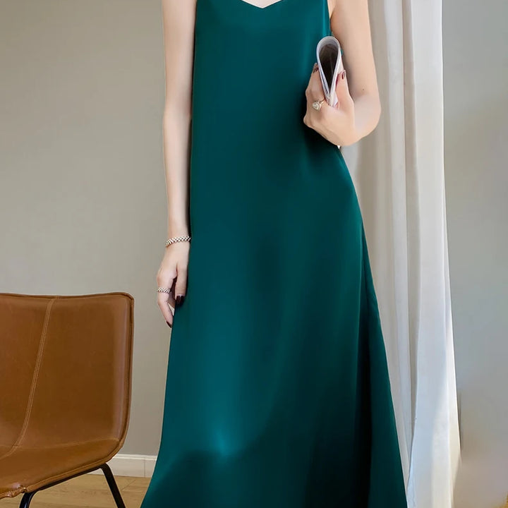 Summer Halter Dress Female Silk Silk Silk High Grade Satin Solid Color Long A-Line Skirt Waist Show Thin Cover Meat RW D13