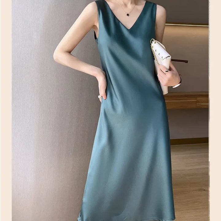 Spring/Summer Satin Dress V-neck, sleeveless, suit with a high-waisted maxi skirt