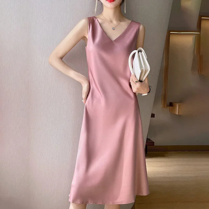 Spring/Summer Satin Dress V-neck, sleeveless, suit with a high-waisted maxi skirt