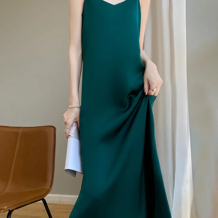 Summer Halter Dress Female Silk Silk Silk High Grade Satin Solid Color Long A-Line Skirt Waist Show Thin Cover Meat RW D13