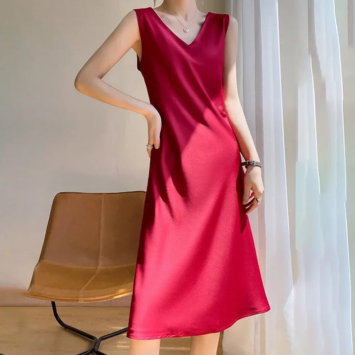 Spring/Summer Satin Dress V-neck, sleeveless, suit with a high-waisted maxi skirt