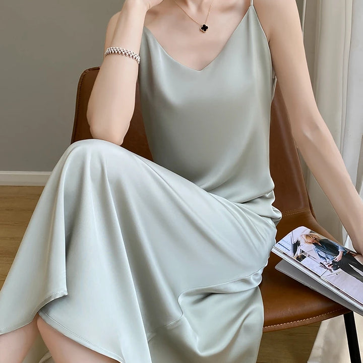 Summer Halter Dress Female Silk Silk Silk High Grade Satin Solid Color Long A-Line Skirt Waist Show Thin Cover Meat RW D13