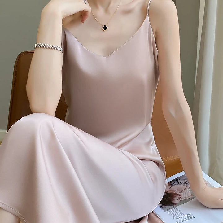 Summer Halter Dress Female Silk Silk Silk High Grade Satin Solid Color Long A-Line Skirt Waist Show Thin Cover Meat RW D13