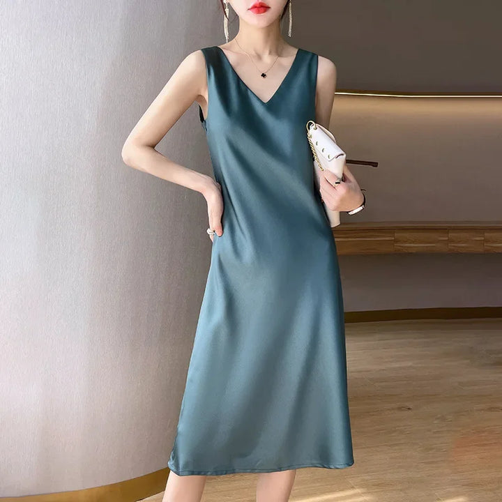 Spring/Summer Satin Dress V-neck, sleeveless, suit with a high-waisted maxi skirt