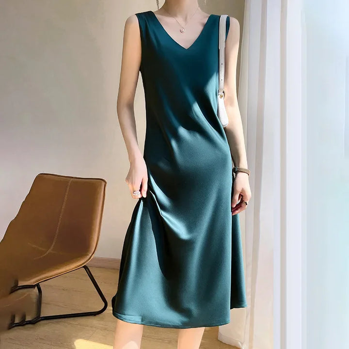 Spring/Summer Satin Dress V-neck, sleeveless, suit with a high-waisted maxi skirt