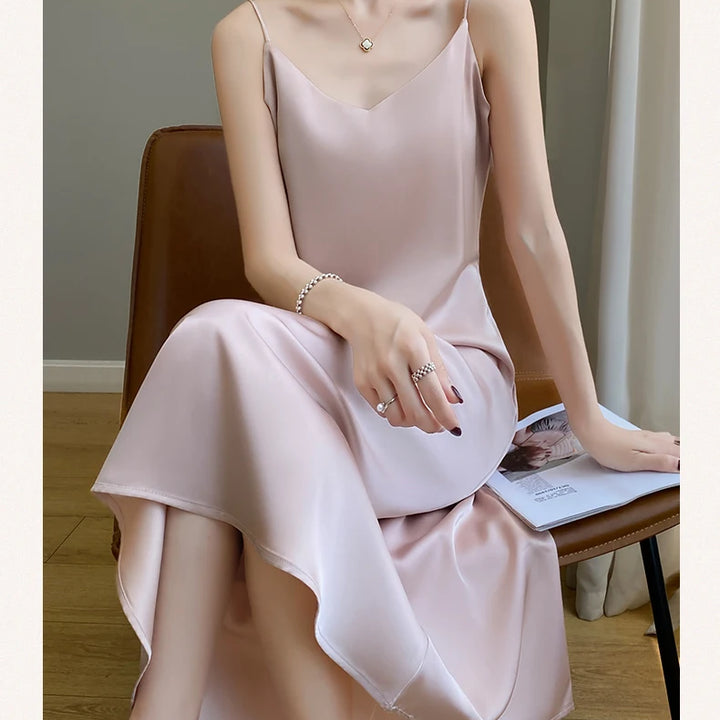 Summer Halter Dress Female Silk Silk Silk High Grade Satin Solid Color Long A-Line Skirt Waist Show Thin Cover Meat RW D13