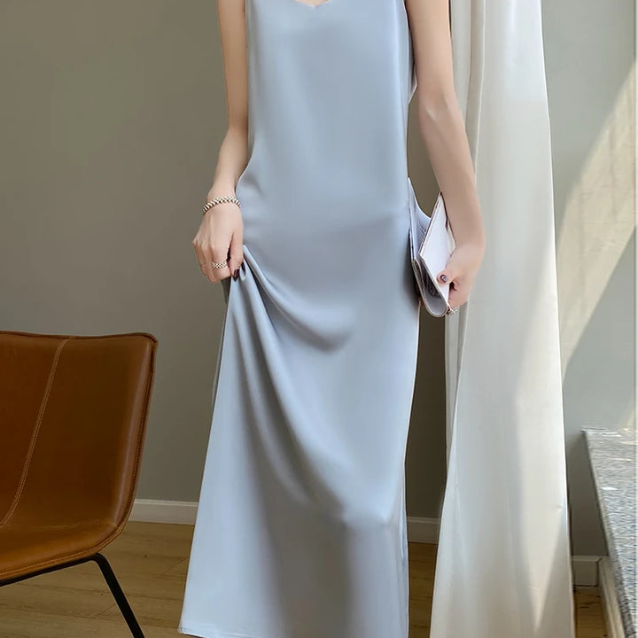 Summer Halter Dress Female Silk Silk Silk High Grade Satin Solid Color Long A-Line Skirt Waist Show Thin Cover Meat RW D13