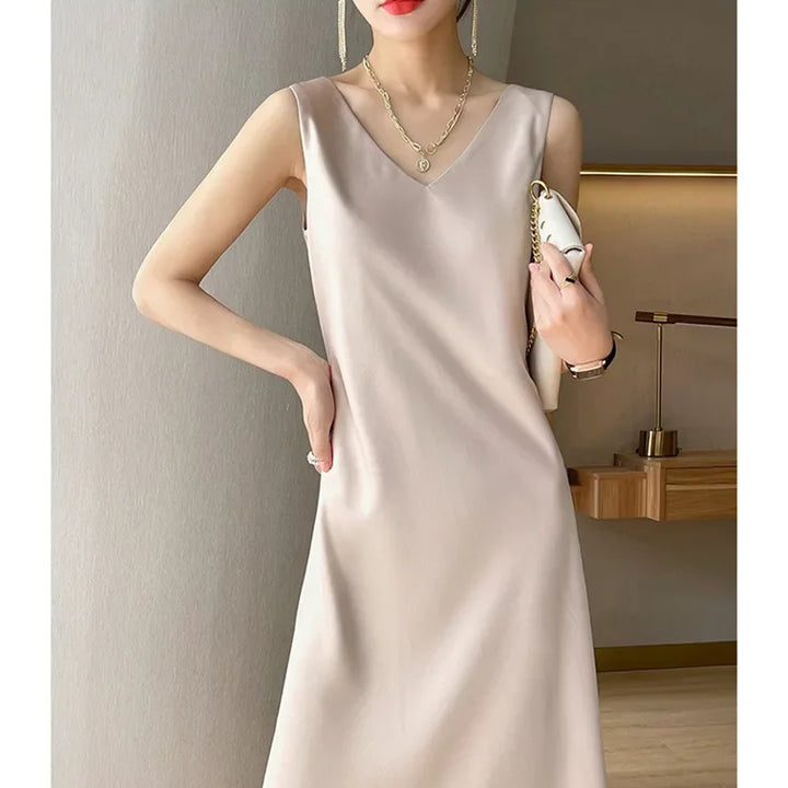 Spring/Summer Satin Dress V-neck, sleeveless, suit with a high-waisted maxi skirt