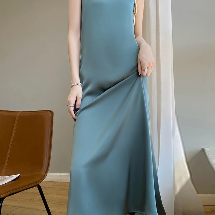 Summer Halter Dress Female Silk Silk Silk High Grade Satin Solid Color Long A-Line Skirt Waist Show Thin Cover Meat RW D13